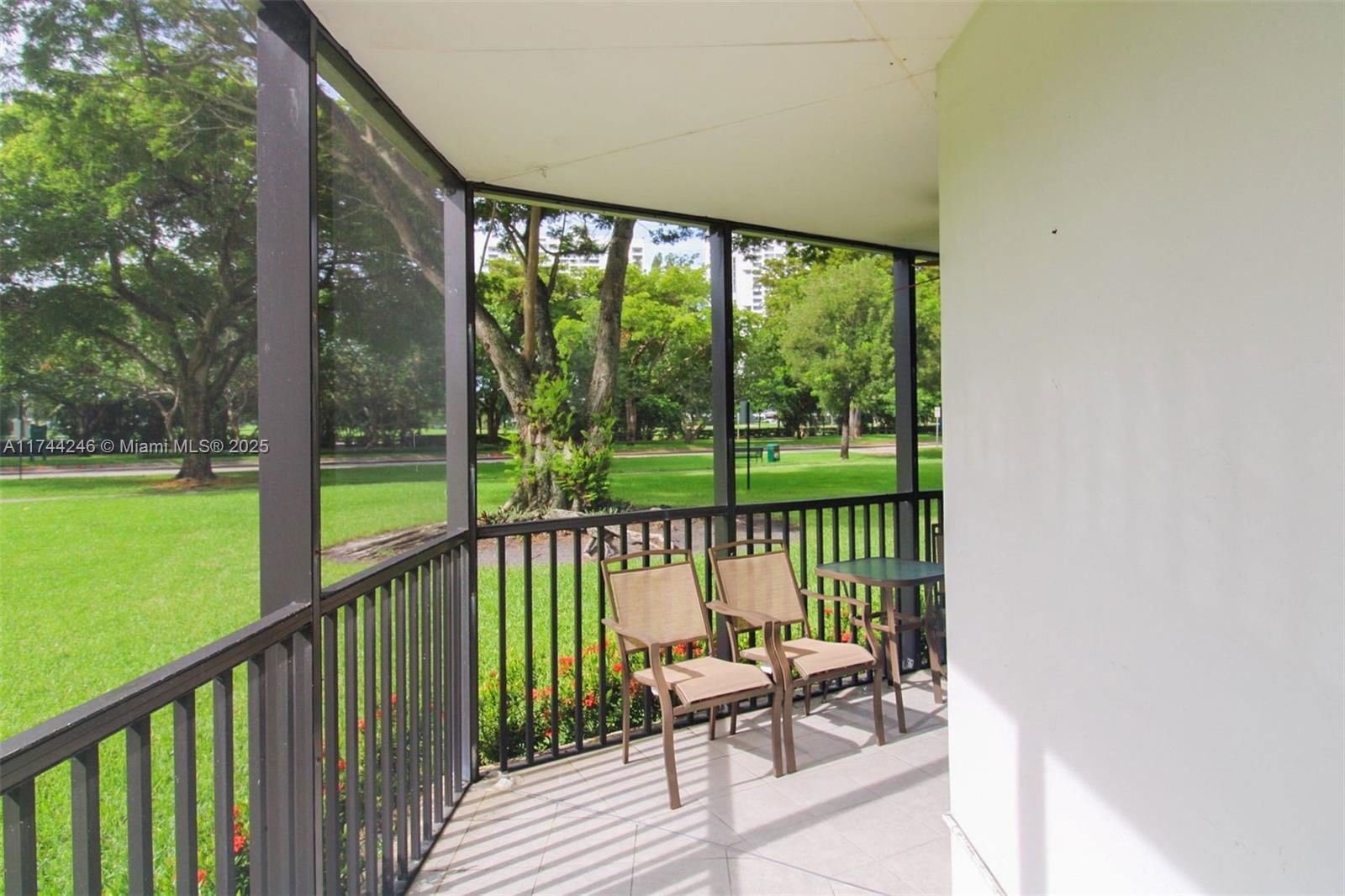 Real estate property located at 3475 Country Club Dr #105, Miami-dade, Ensenada Condo Bldg E-ii, Aventura, FL