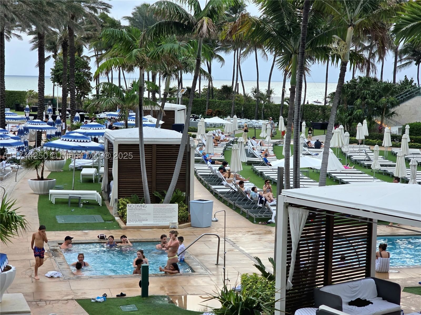 Real estate property located at 4401 Collins Ave #1401, Miami-dade, Fontainebleau Ii Condo, Miami Beach, FL