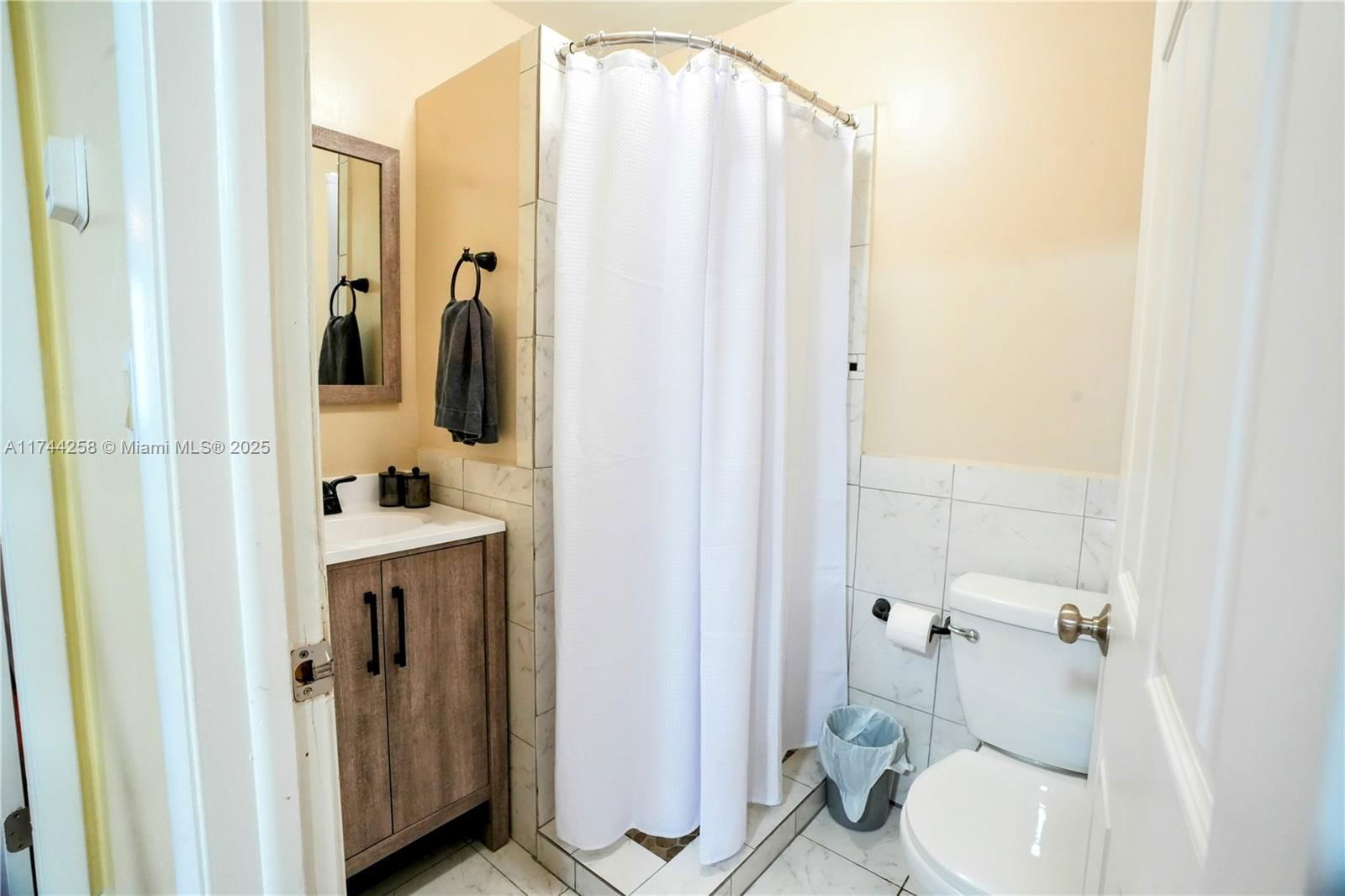 Real estate property located at 2304 8TH TER, Lee, Vizcaya - East Side, Cape Coral, FL