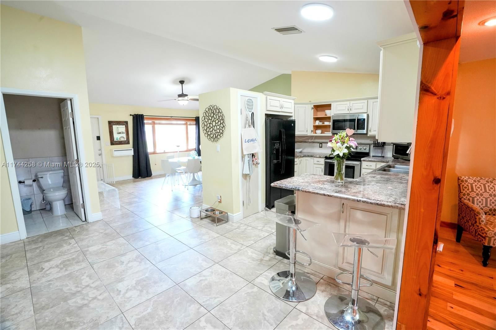 Real estate property located at 2304 8TH TER, Lee, Vizcaya - East Side, Cape Coral, FL