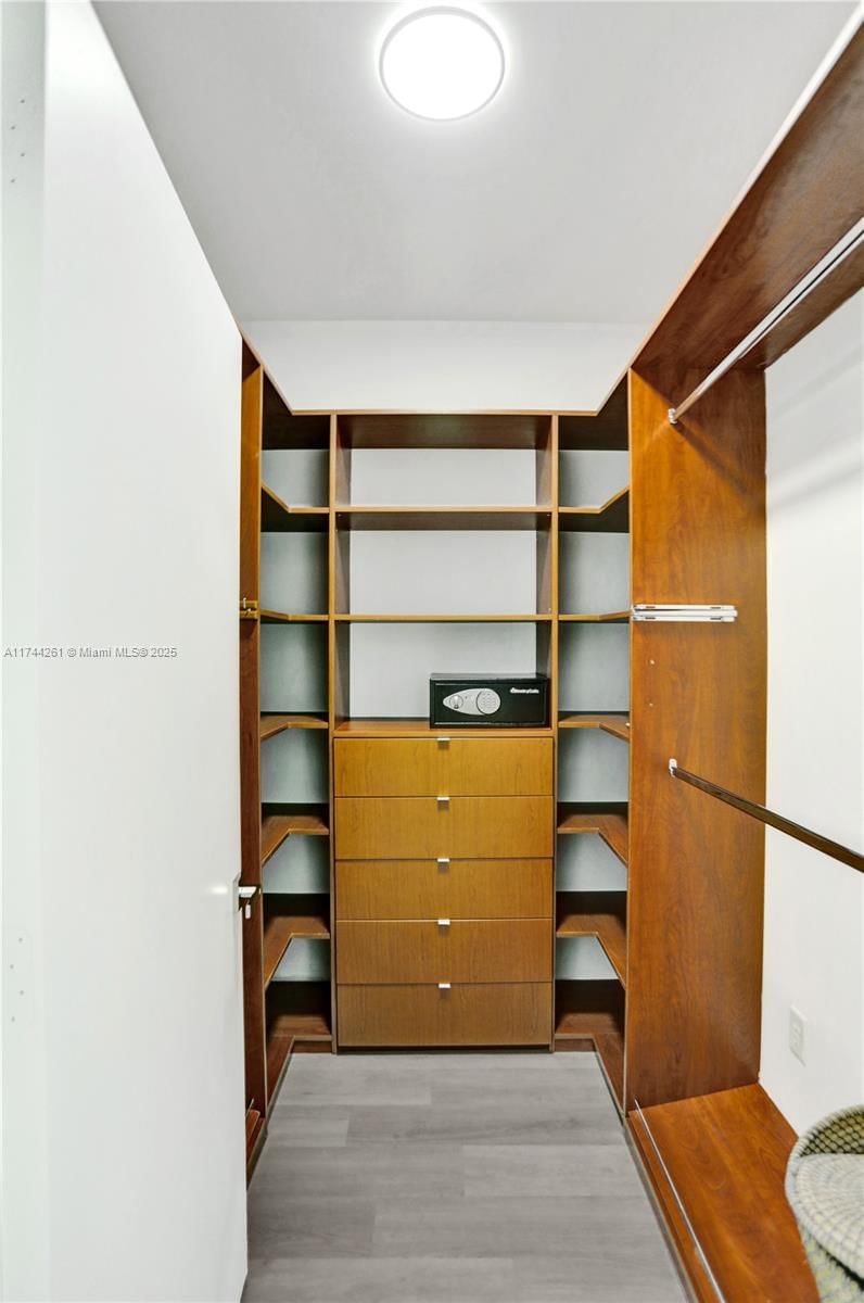 Real estate property located at 3131 188th St #1-503, Miami-dade, The Atrium At Aventura Co, Aventura, FL