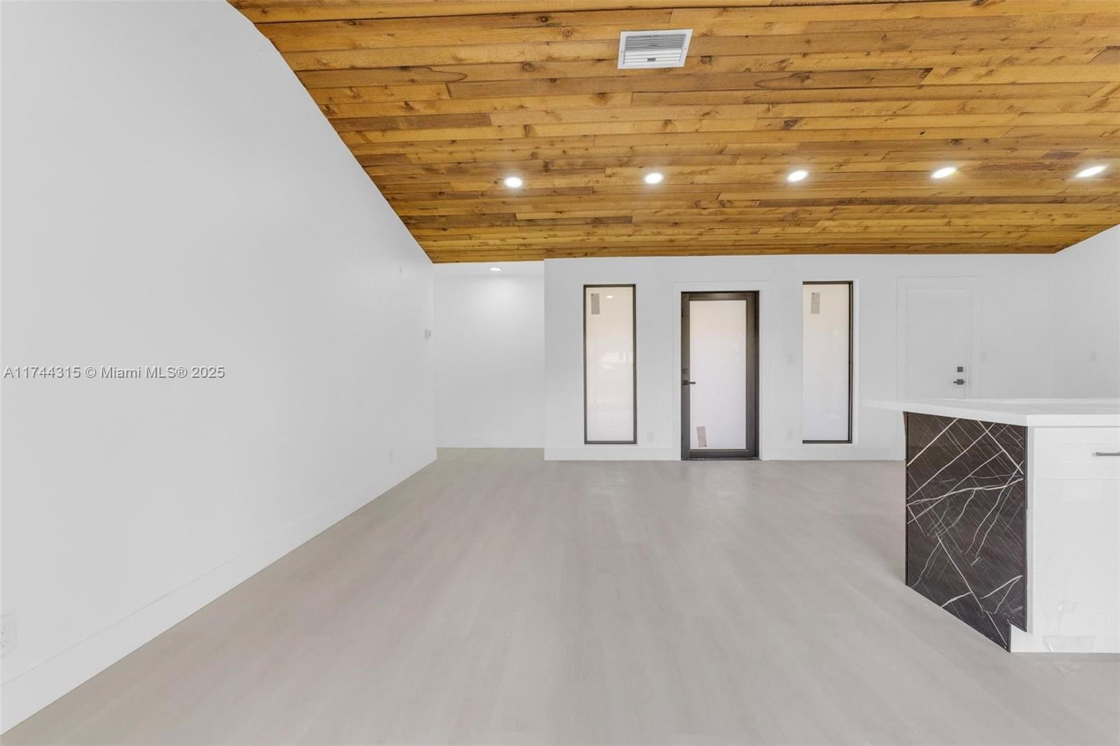 Real estate property located at 4299 18th Ter, Broward, Royal Palm Lake Estates, Oakland Park, FL