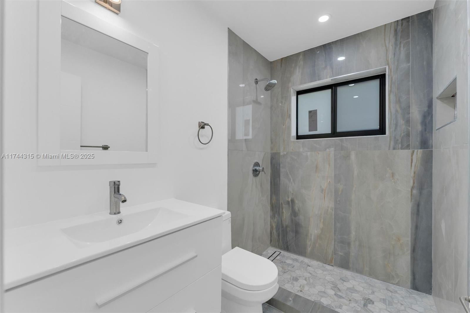 Real estate property located at 4299 18th Ter, Broward, Royal Palm Lake Estates, Oakland Park, FL