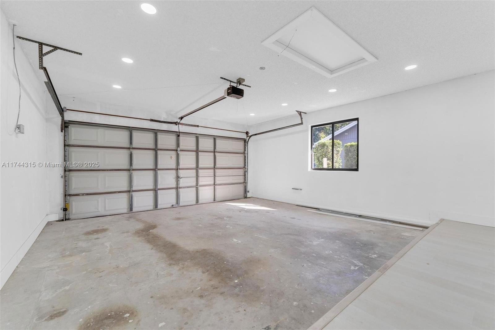 Real estate property located at 4299 18th Ter, Broward, Royal Palm Lake Estates, Oakland Park, FL