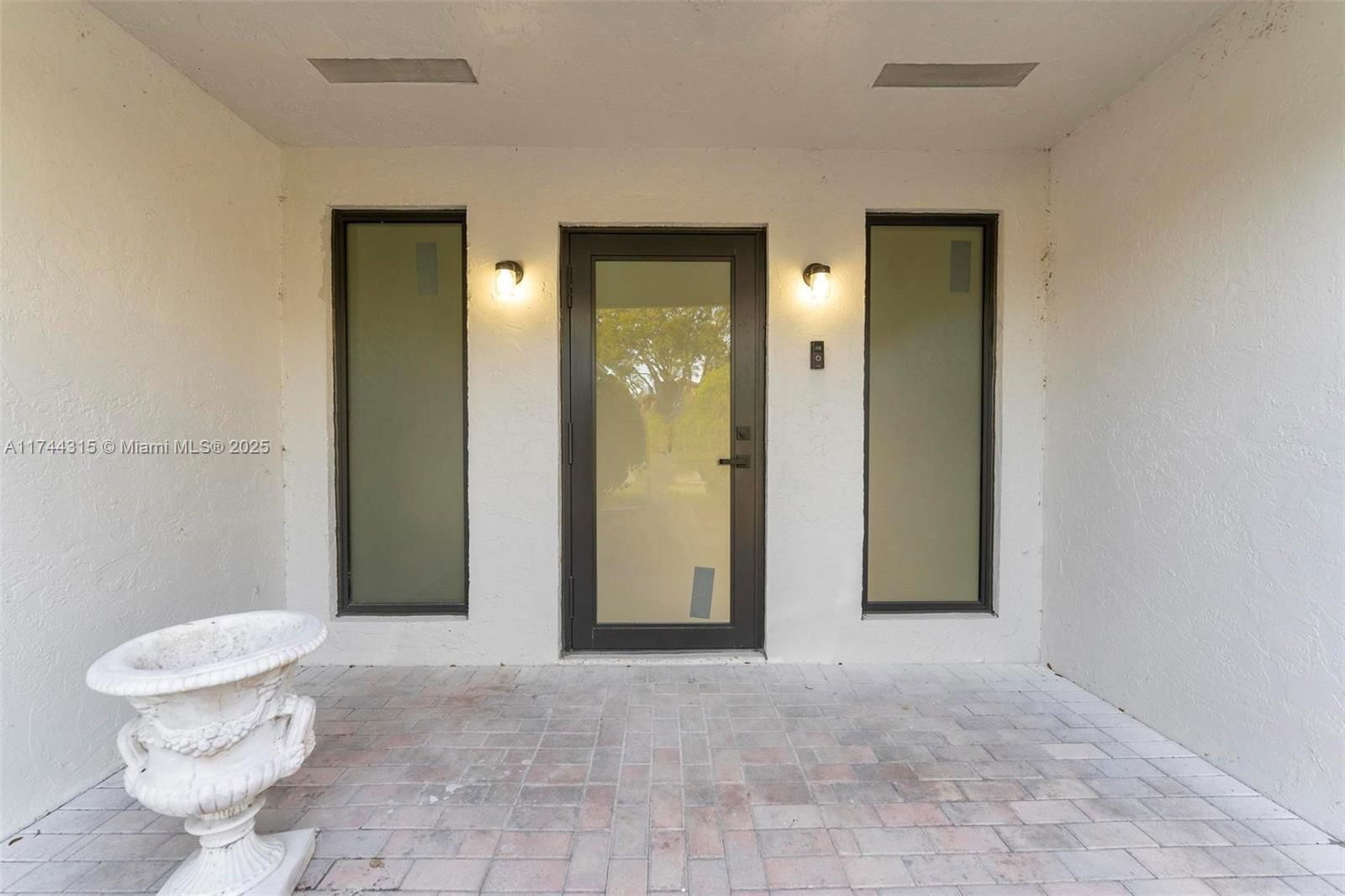 Real estate property located at 4299 18th Ter, Broward, Royal Palm Lake Estates, Oakland Park, FL