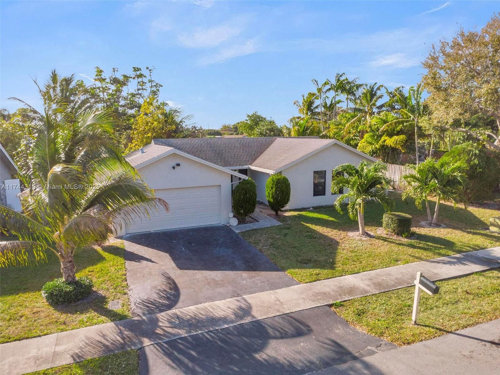 Real estate property located at 4299 18th Ter, Broward, Royal Palm Lake Estates, Oakland Park, FL