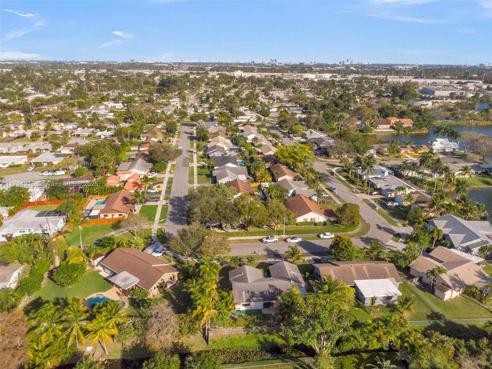 Real estate property located at 4299 18th Ter, Broward, Royal Palm Lake Estates, Oakland Park, FL