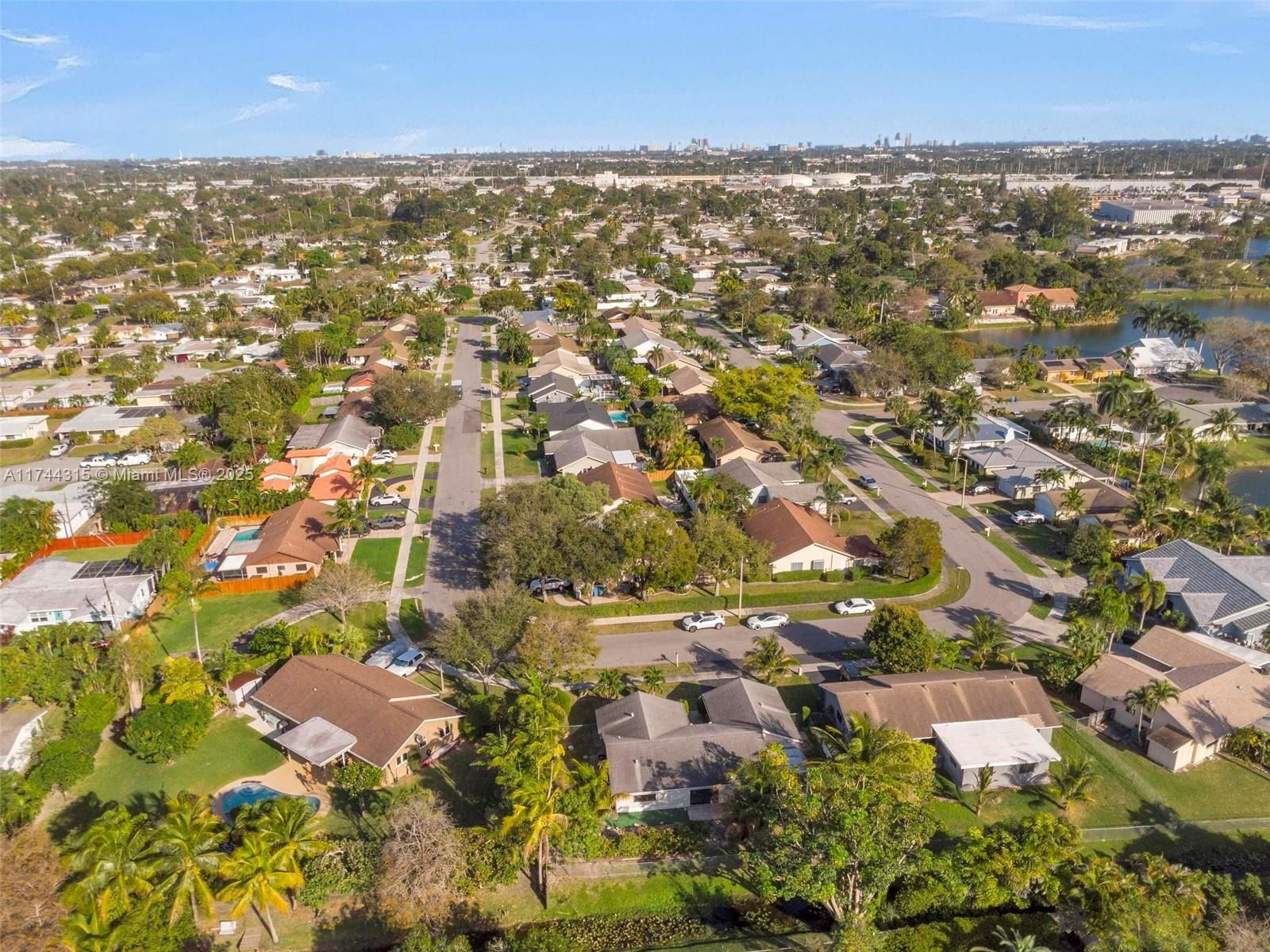Real estate property located at 4299 18th Ter, Broward, Royal Palm Lake Estates, Oakland Park, FL