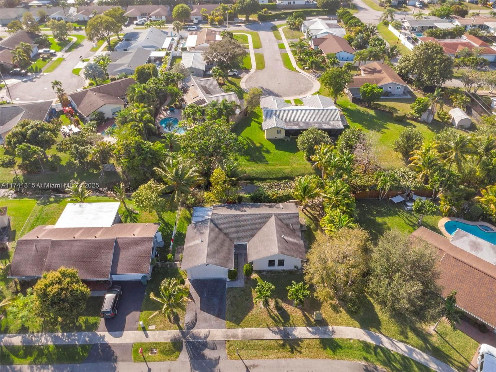 Real estate property located at 4299 18th Ter, Broward, Royal Palm Lake Estates, Oakland Park, FL