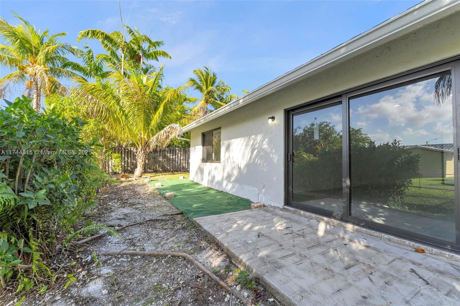 Real estate property located at 4299 18th Ter, Broward, Royal Palm Lake Estates, Oakland Park, FL
