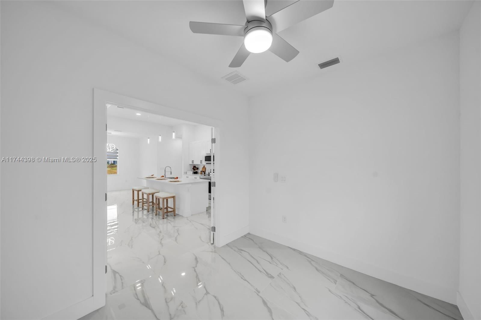 Real estate property located at 1009 El Dorado Blvd N, Lee, Cape Coral, Cape Coral, FL