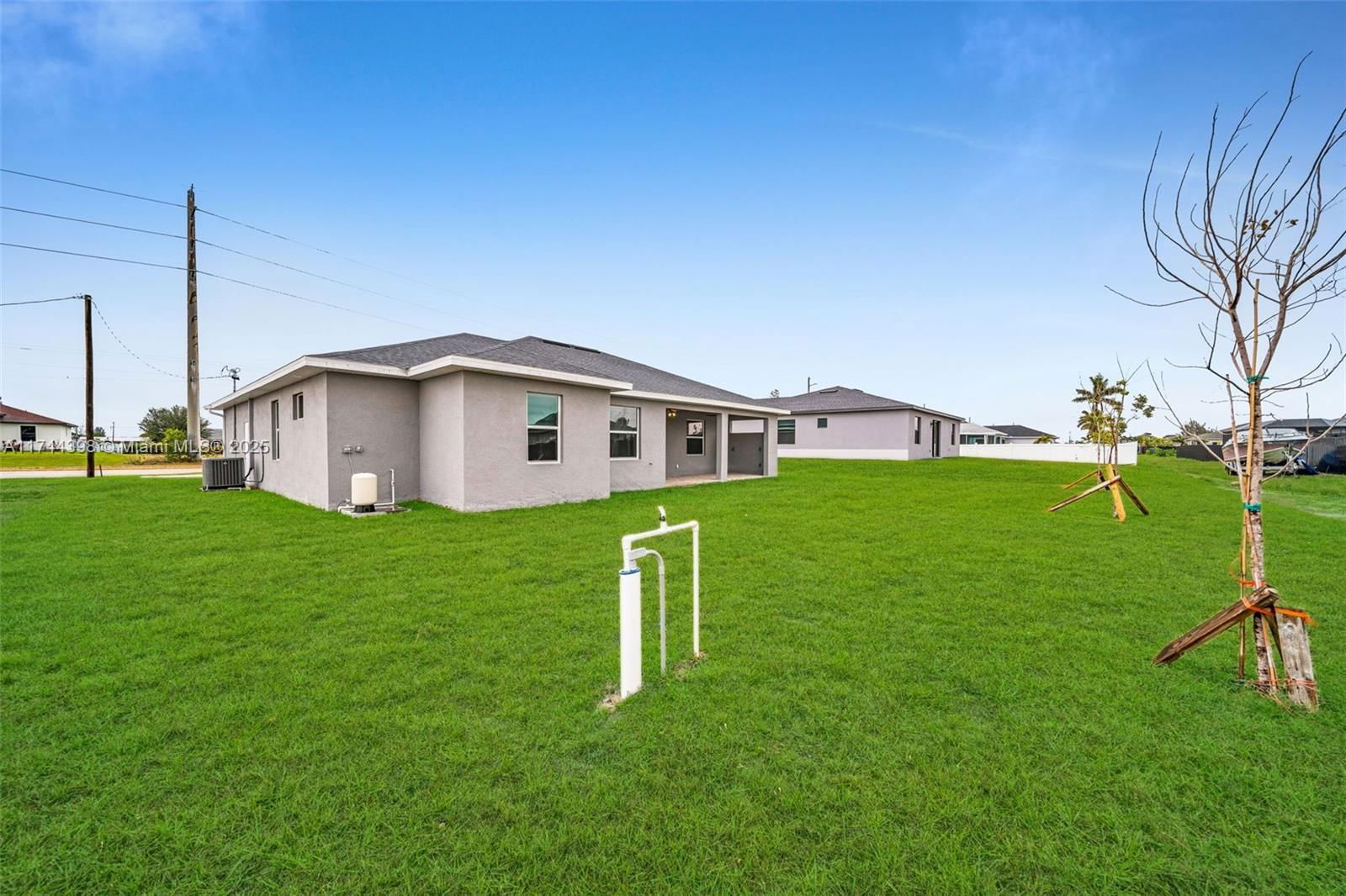 Real estate property located at 1009 El Dorado Blvd N, Lee, Cape Coral, Cape Coral, FL