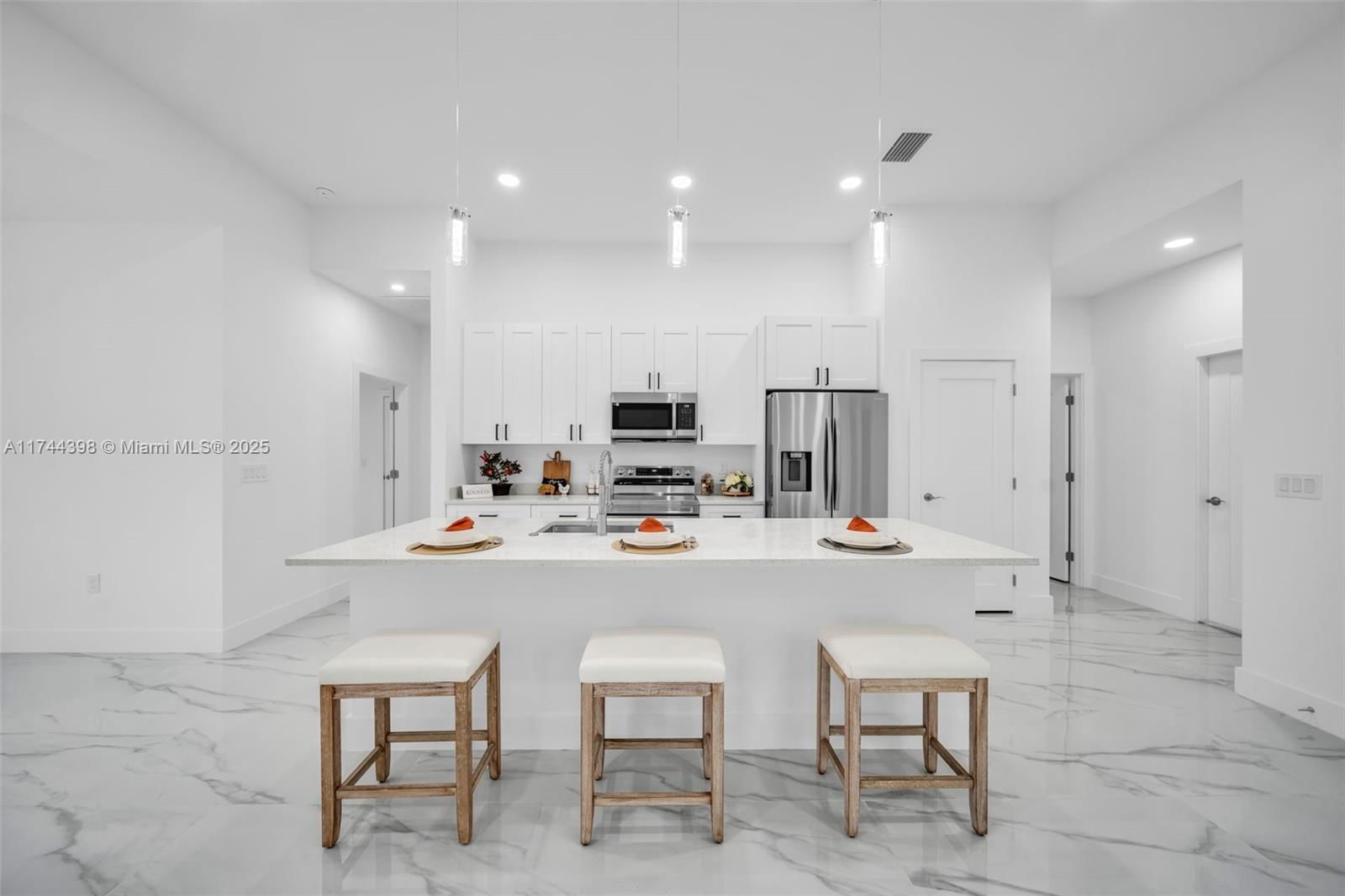 Real estate property located at 1009 El Dorado Blvd N, Lee, Cape Coral, Cape Coral, FL