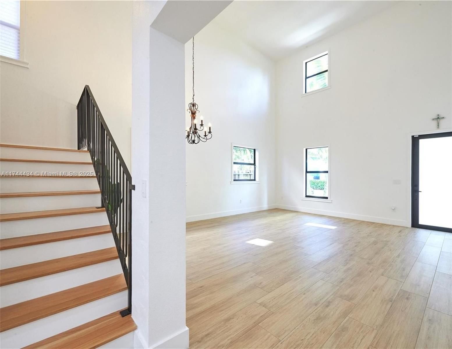 Real estate property located at 15565 176th Ter, Miami-dade, Venetian Parc West, Miami, FL