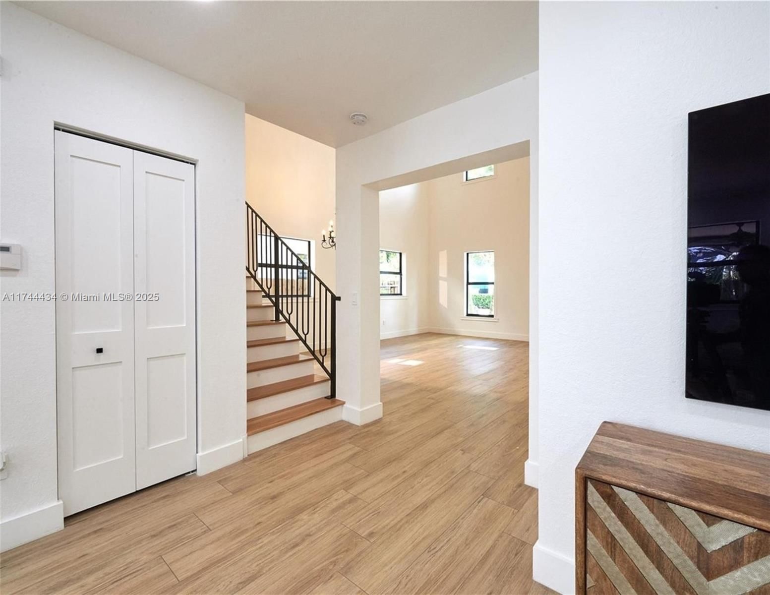 Real estate property located at 15565 176th Ter, Miami-dade, Venetian Parc West, Miami, FL