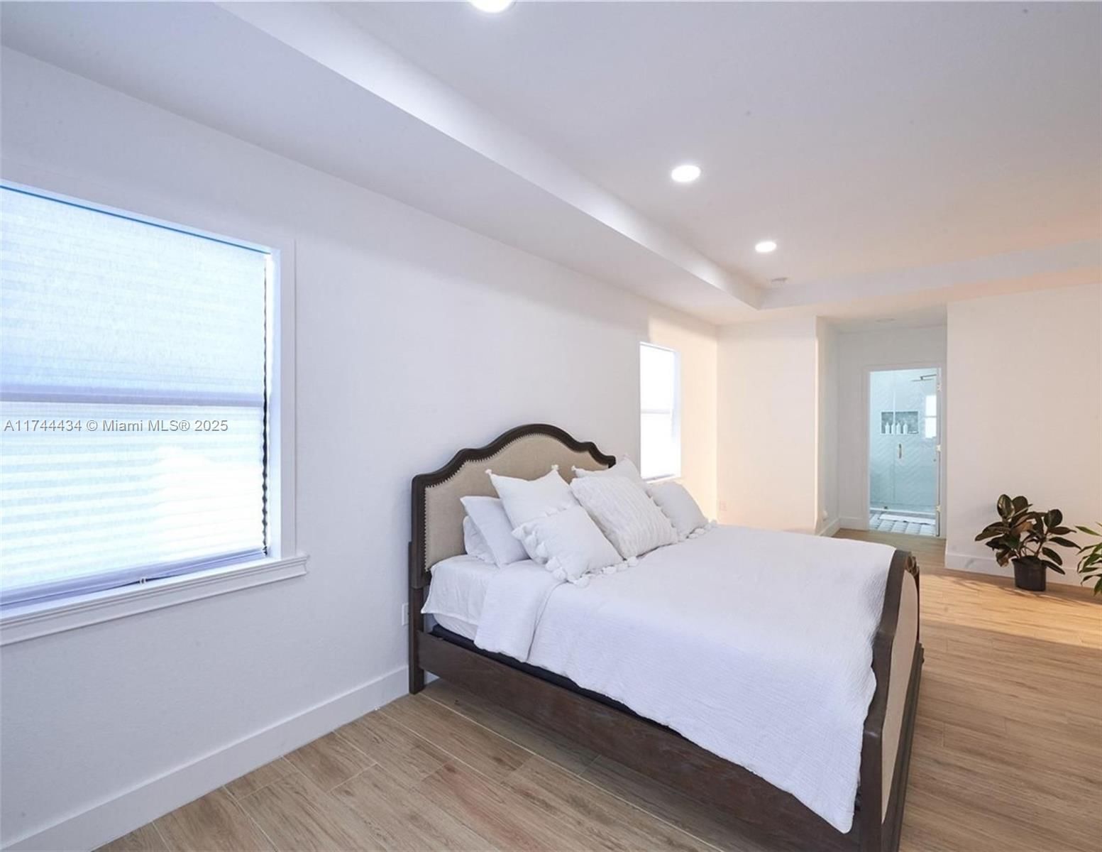 Real estate property located at 15565 176th Ter, Miami-dade, Venetian Parc West, Miami, FL