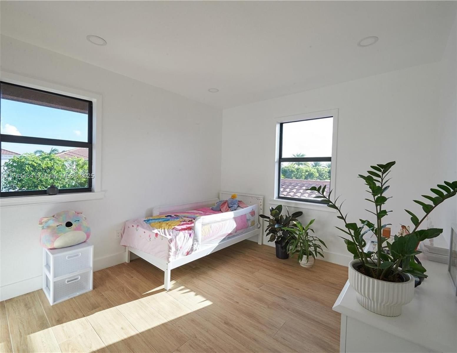 Real estate property located at 15565 176th Ter, Miami-dade, Venetian Parc West, Miami, FL