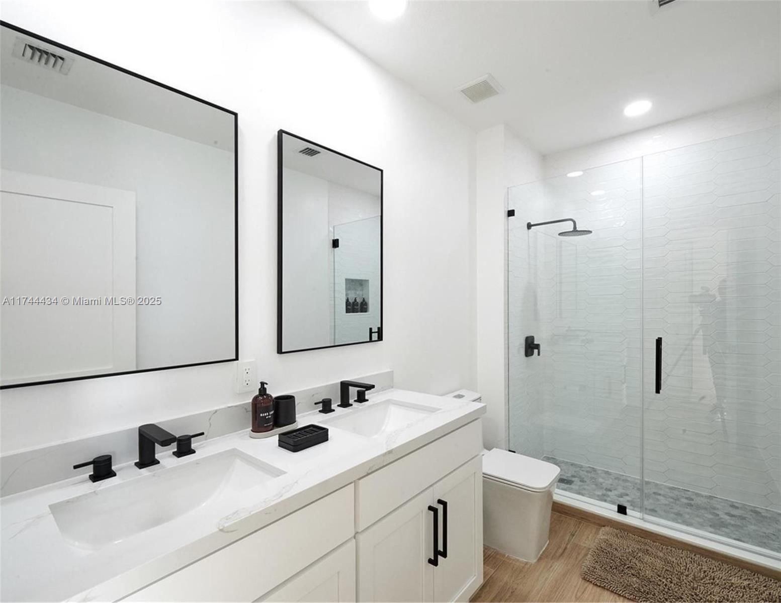 Real estate property located at 15565 176th Ter, Miami-dade, Venetian Parc West, Miami, FL