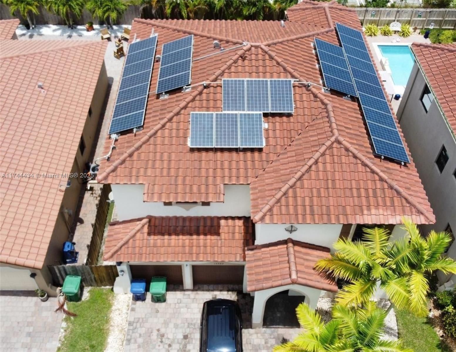 Real estate property located at 15565 176th Ter, Miami-dade, Venetian Parc West, Miami, FL