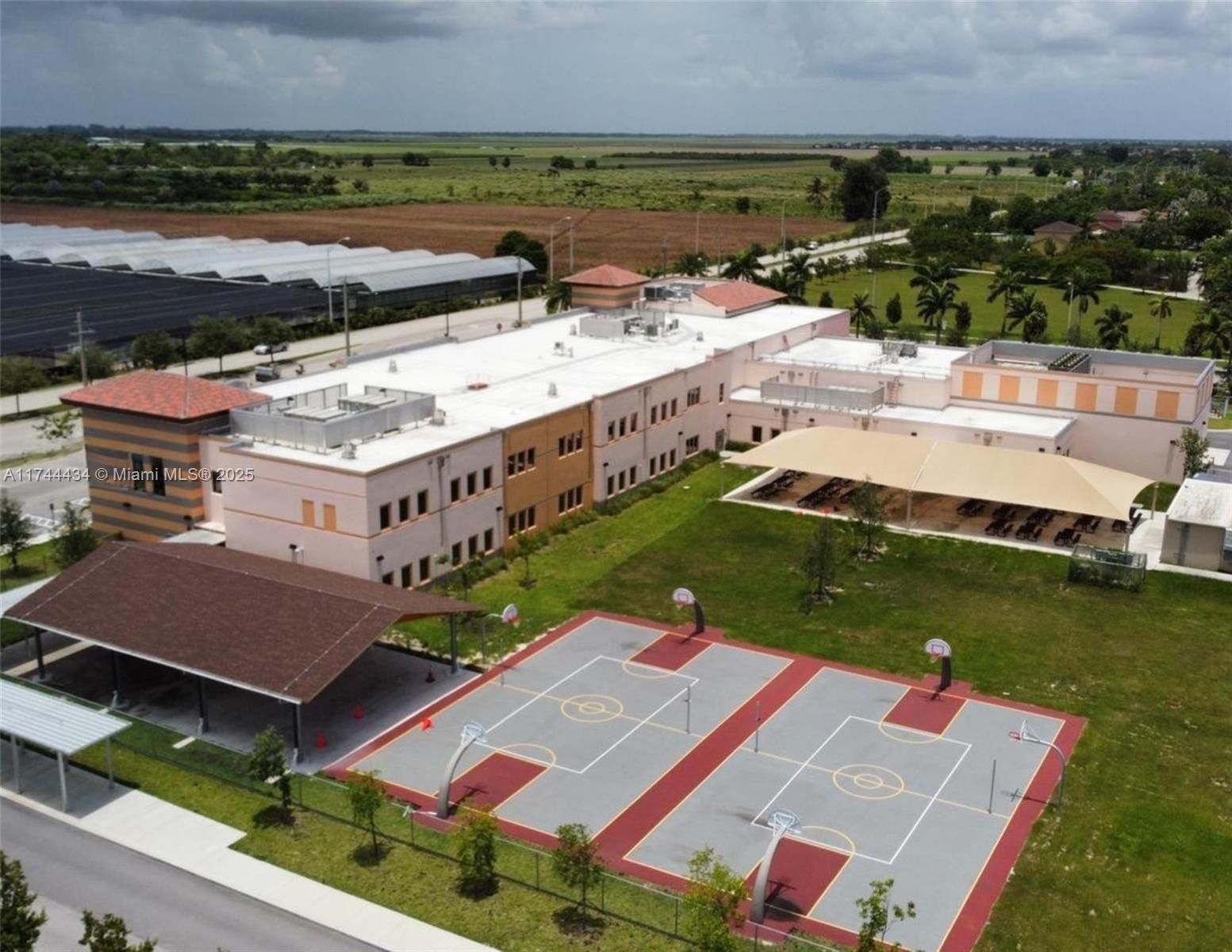 Real estate property located at 15565 176th Ter, Miami-dade, Venetian Parc West, Miami, FL