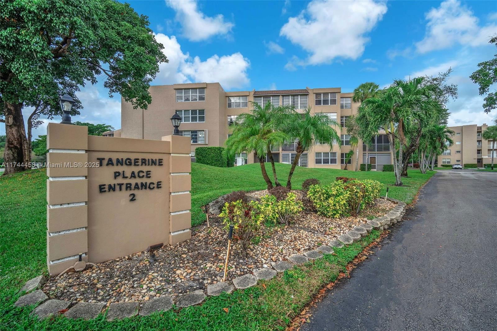 Real estate property located at 9440 Tangerine Pl #407, Broward, Tangerine Condominium Fou, Davie, FL