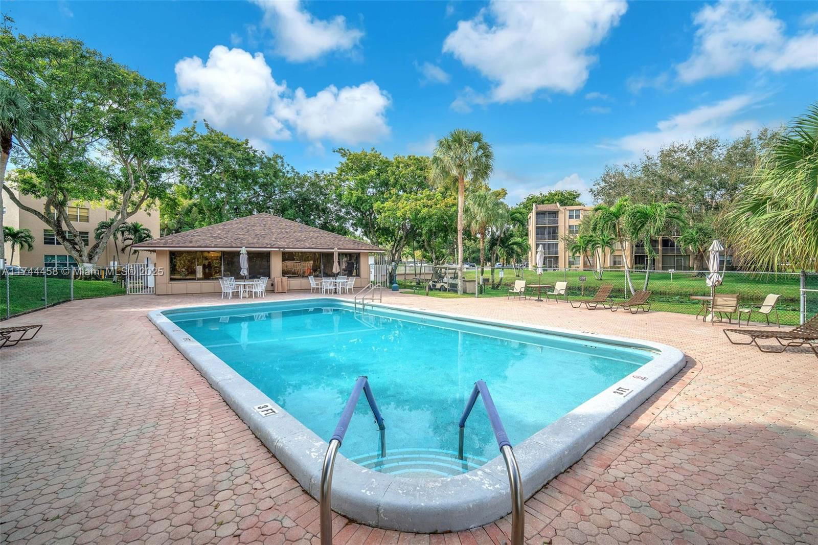 Real estate property located at 9440 Tangerine Pl #407, Broward, Tangerine Condominium Fou, Davie, FL