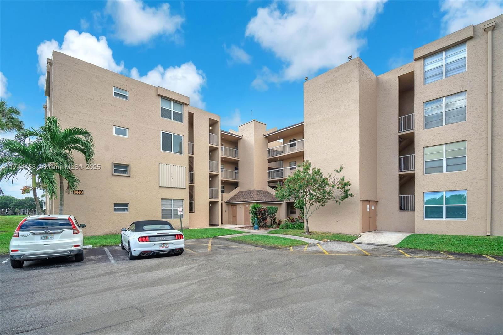 Real estate property located at 9440 Tangerine Pl #407, Broward, Tangerine Condominium Fou, Davie, FL