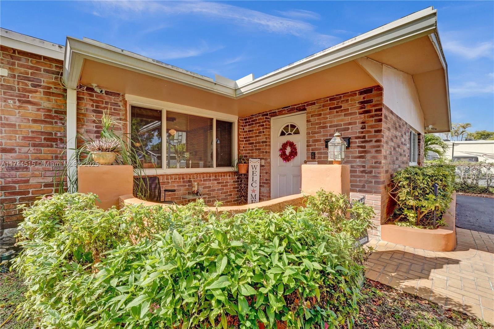 Real estate property located at 1806 42 AVE, Broward, Hollywood Hills, Hollywood, FL