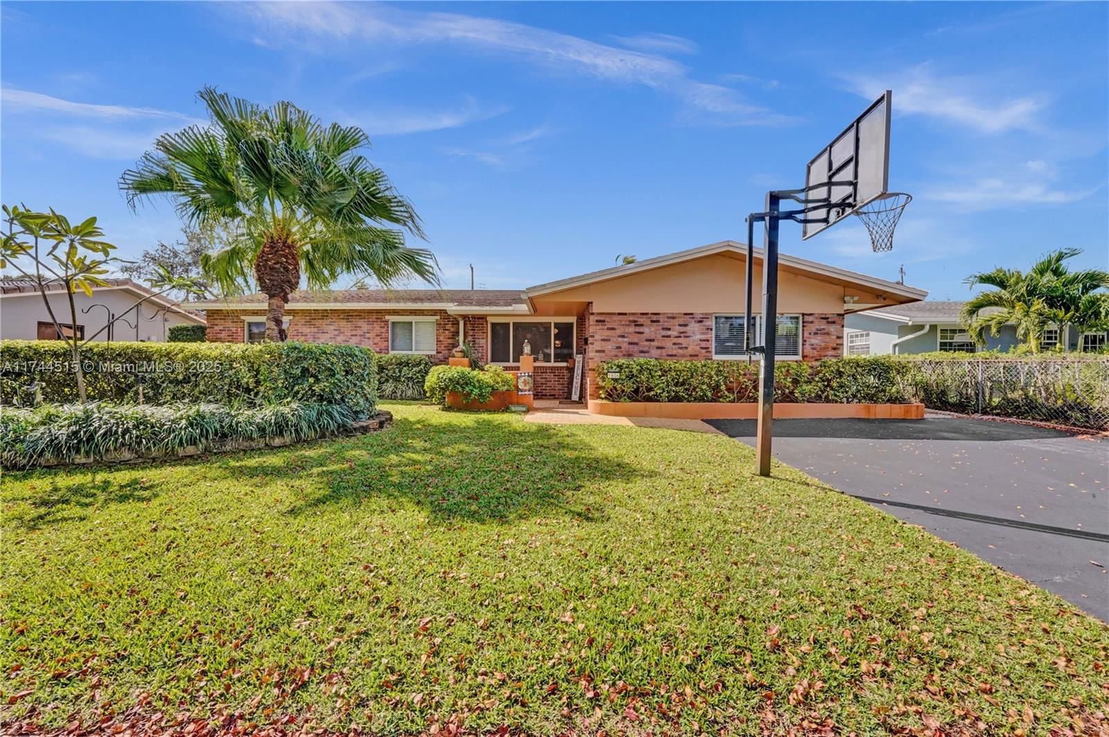 Real estate property located at 1806 42 AVE, Broward, Hollywood Hills, Hollywood, FL