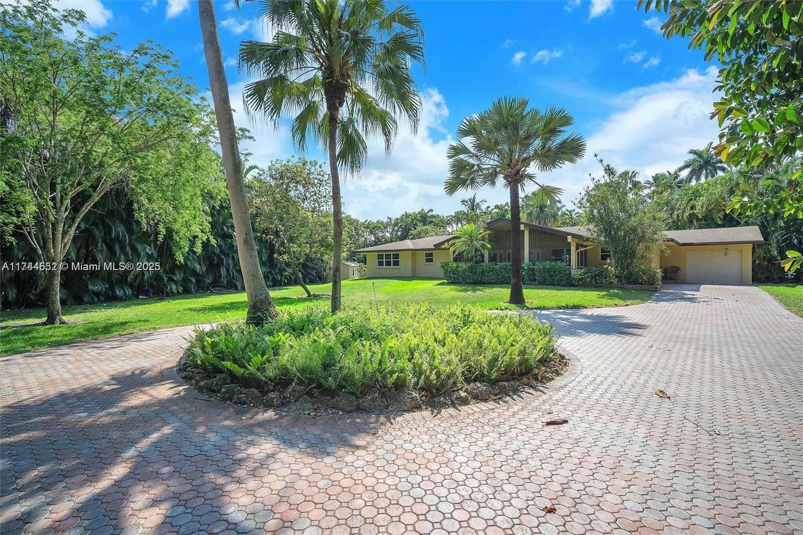 Real estate property located at 4851 106th Ave, Broward, Fla Fruit Lands Co Sub No, Davie, FL