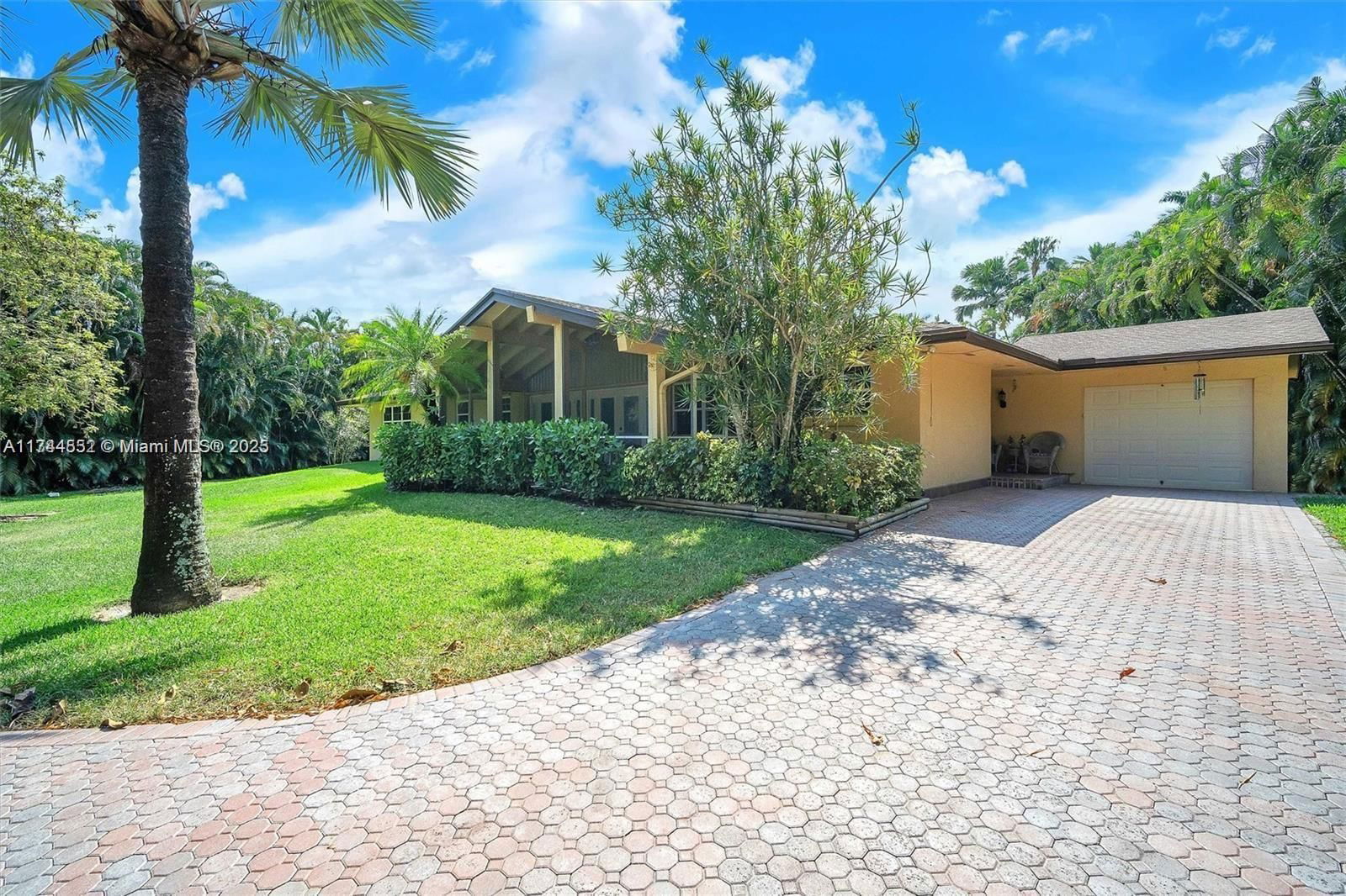 Real estate property located at 4851 106th Ave, Broward, Fla Fruit Lands Co Sub No, Davie, FL