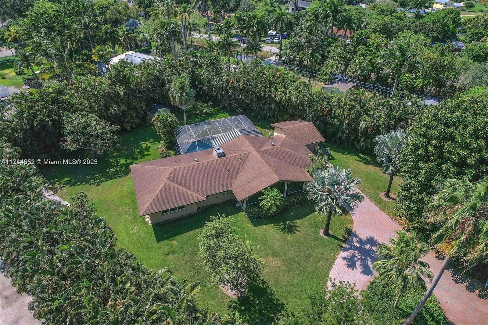 Real estate property located at 4851 106th Ave, Broward, Fla Fruit Lands Co Sub No, Davie, FL