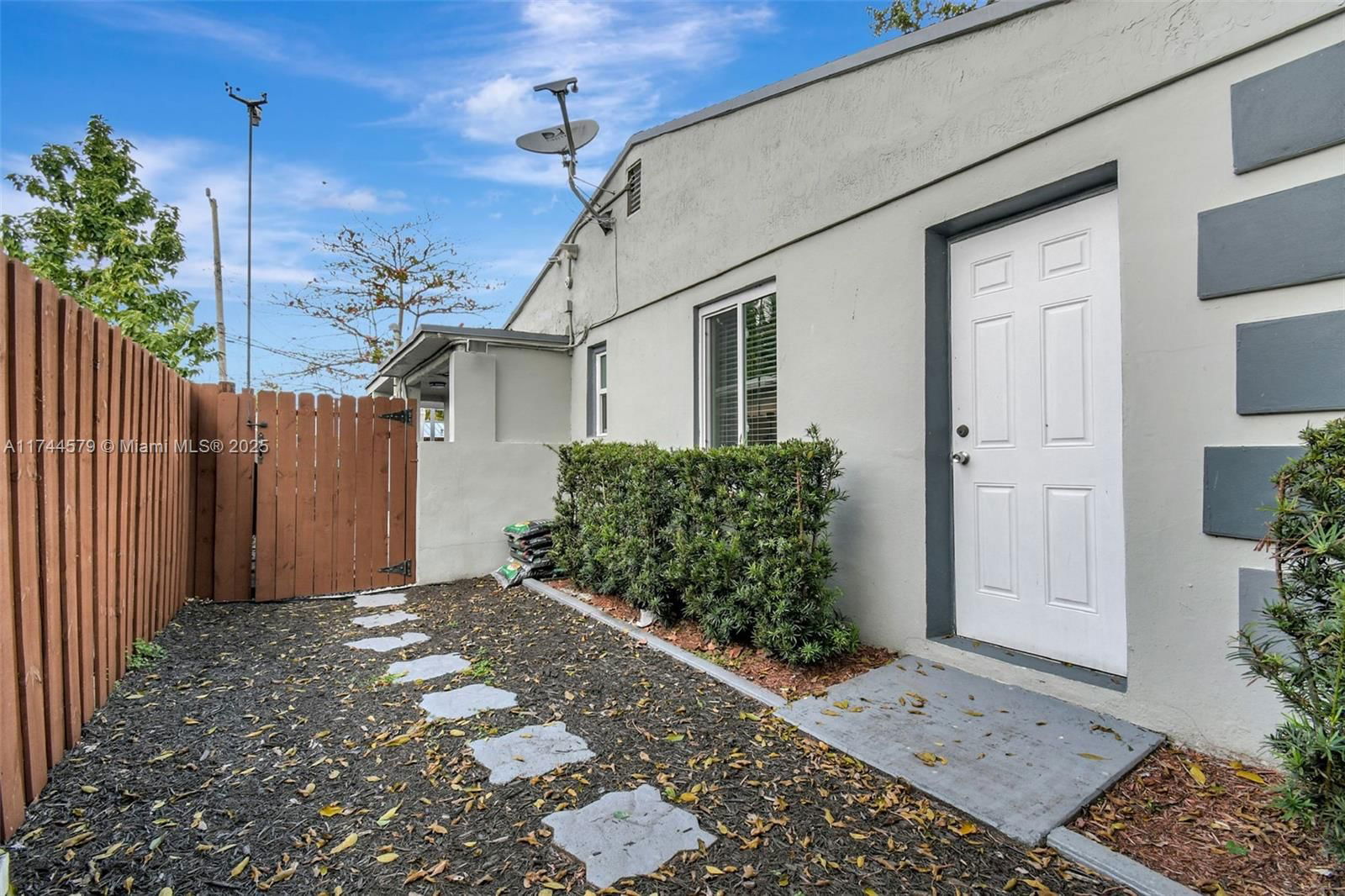 Real estate property located at 335 100th St, Miami-dade, Parkers Shores, Miami, FL
