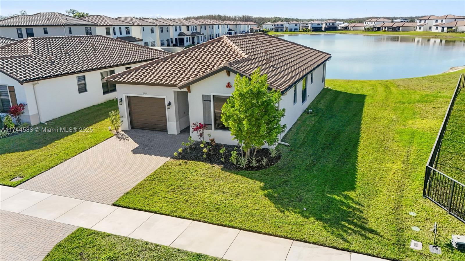 Real estate property located at 5583 Morino Way, Collier, Silverwood At Ave Maria, Ave Maria, FL