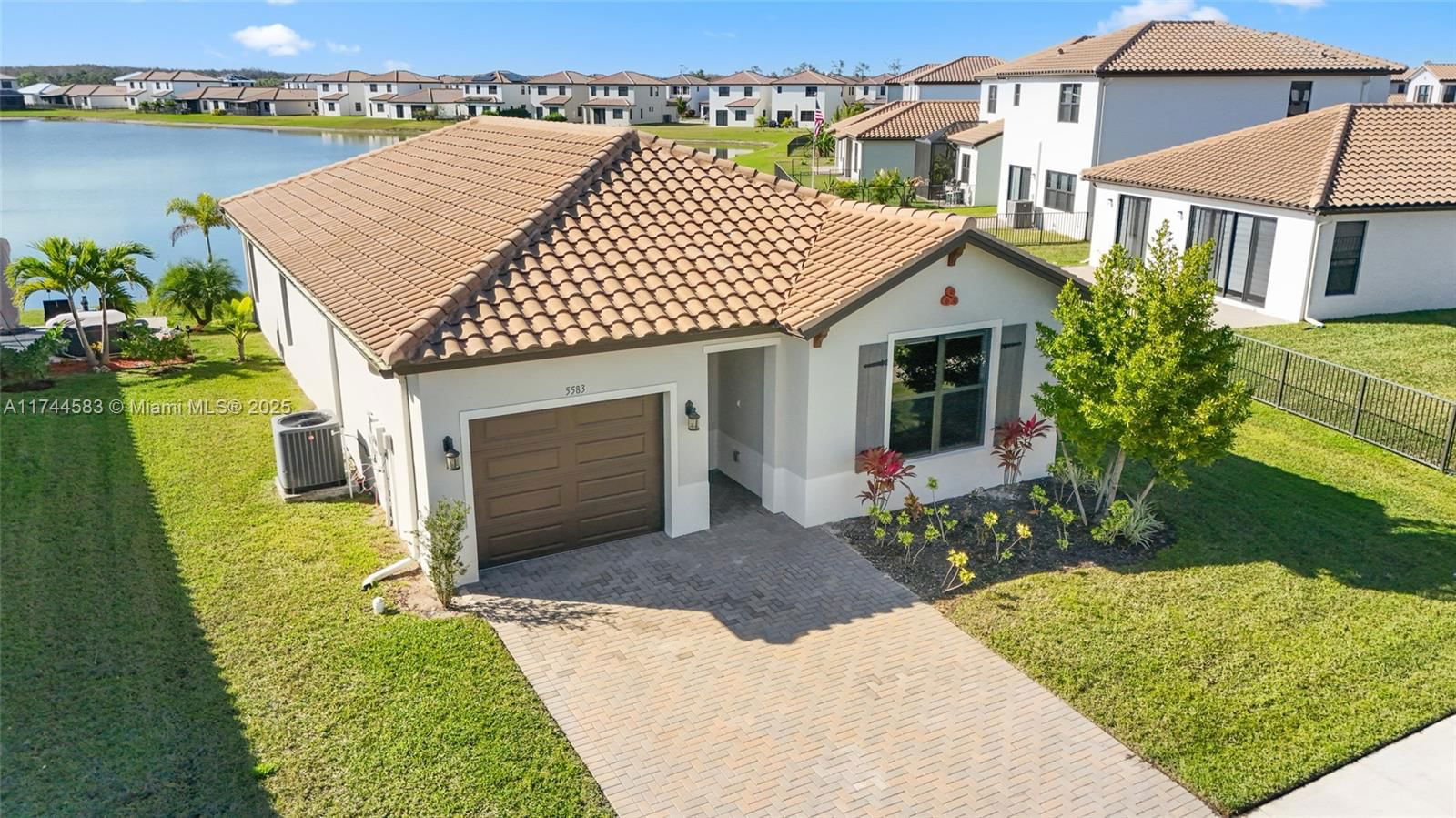 Real estate property located at 5583 Morino Way, Collier, Silverwood At Ave Maria, Ave Maria, FL