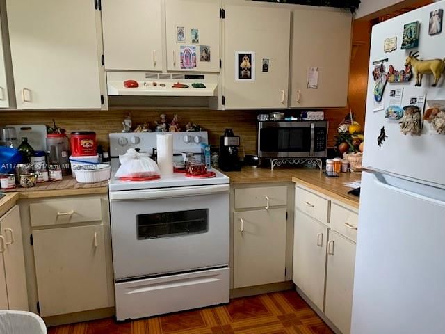 Real estate property located at 6121 24th Ave #106, Miami-dade, Segovia Villas Condo, Hialeah, FL
