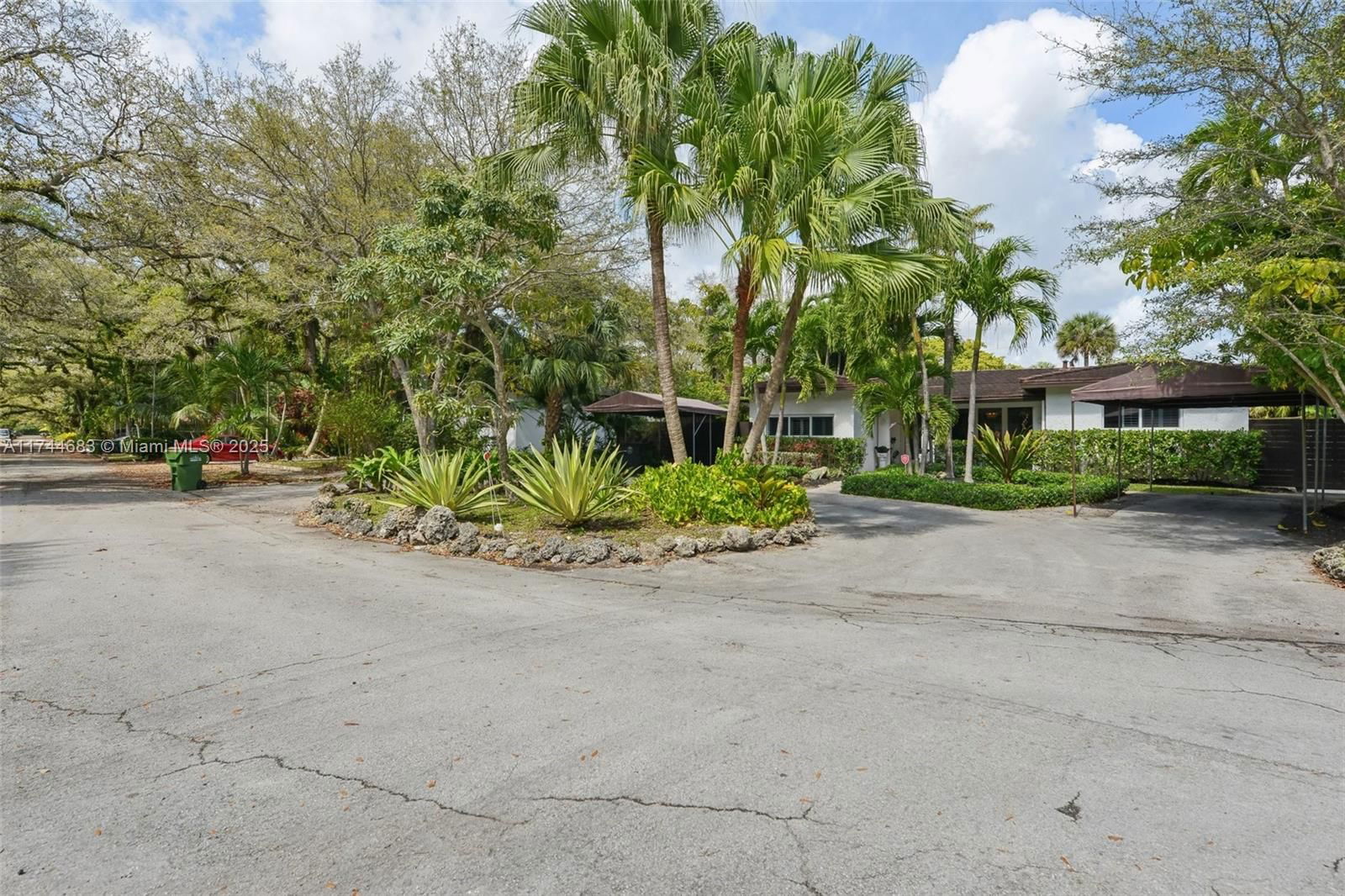 Real estate property located at 1785 137th Ter, Miami-dade, Carlaine Terr 1st Addn, North Miami, FL