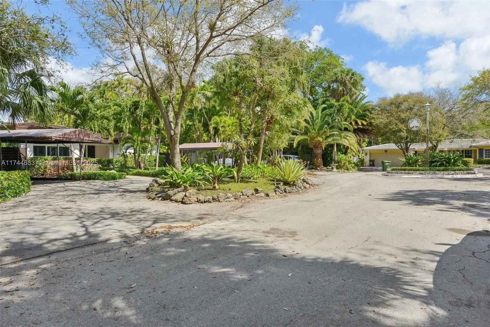 Real estate property located at 1785 137th Ter, Miami-dade, Carlaine Terr 1st Addn, North Miami, FL