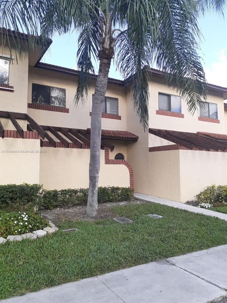Real estate property located at 4651 Pine Island Rd #4651, Broward, Springtree Lakes, Sunrise, FL