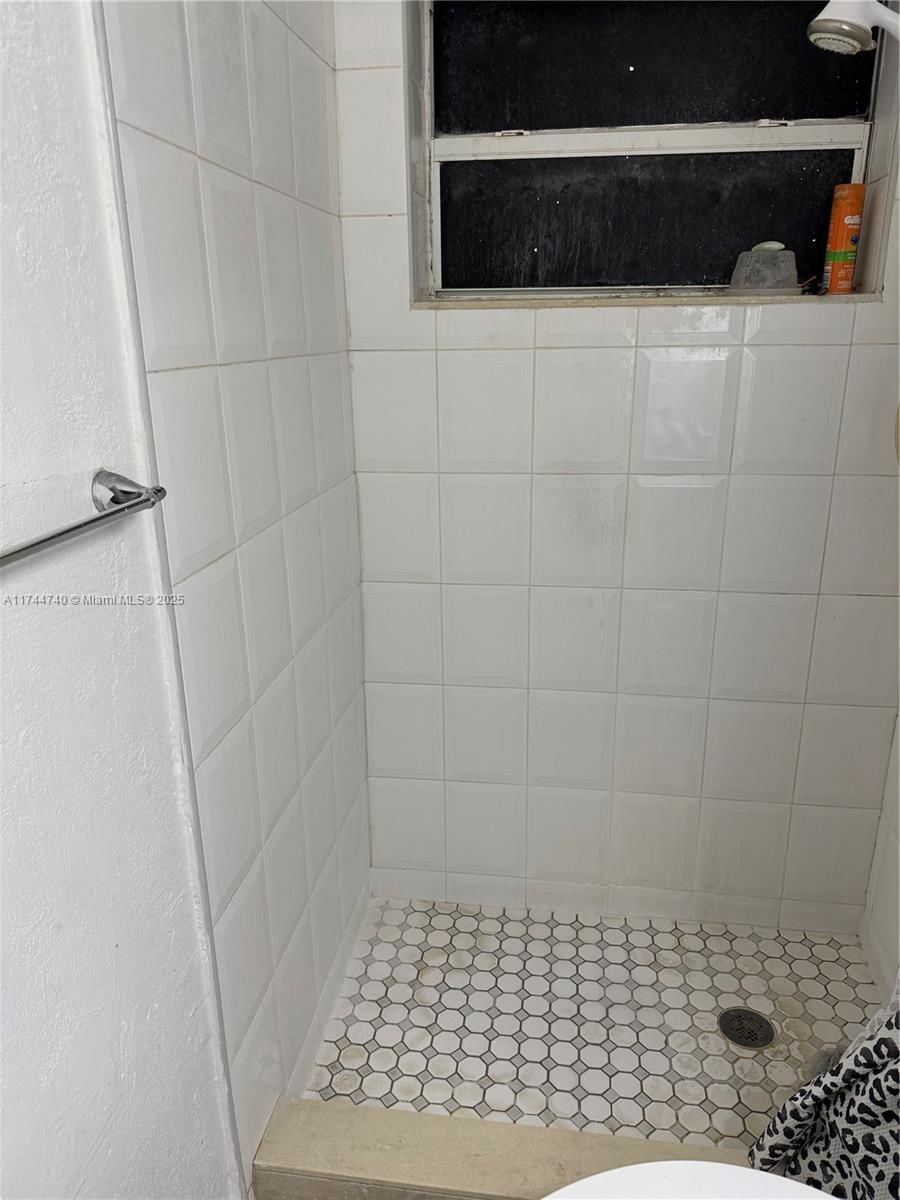Real estate property located at 2770 164th Ter, Miami-dade, 1st Addn To Golden Highla, Miami Gardens, FL
