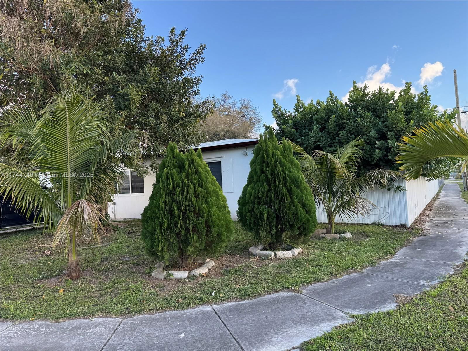 Real estate property located at 2770 164th Ter, Miami-dade, 1st Addn To Golden Highla, Miami Gardens, FL