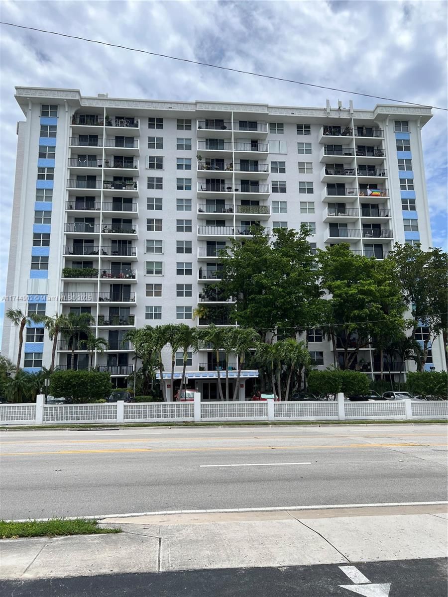 Real estate property located at 1800 Andrews Ave #5D, Broward, Drake Tower Condo, Fort Lauderdale, FL