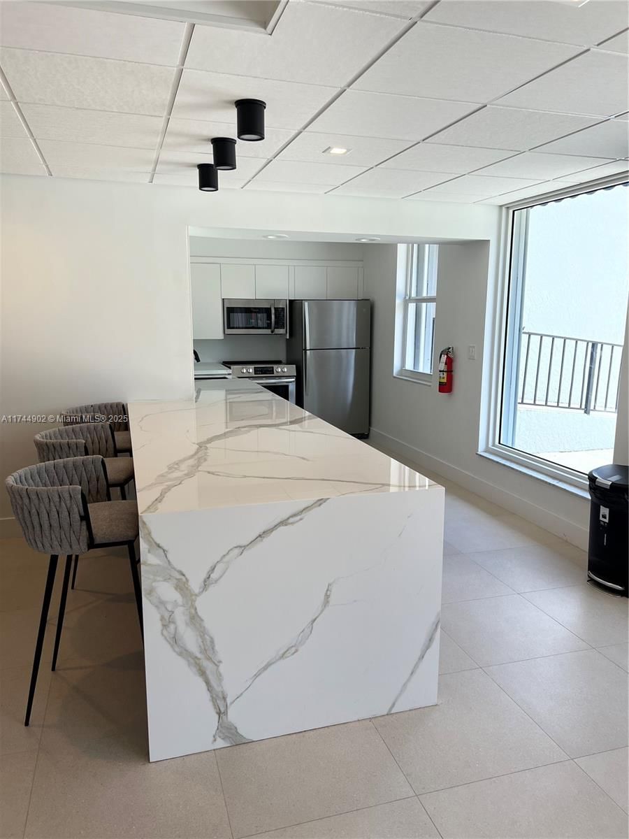 Real estate property located at 1800 Andrews Ave #5D, Broward, Drake Tower Condo, Fort Lauderdale, FL