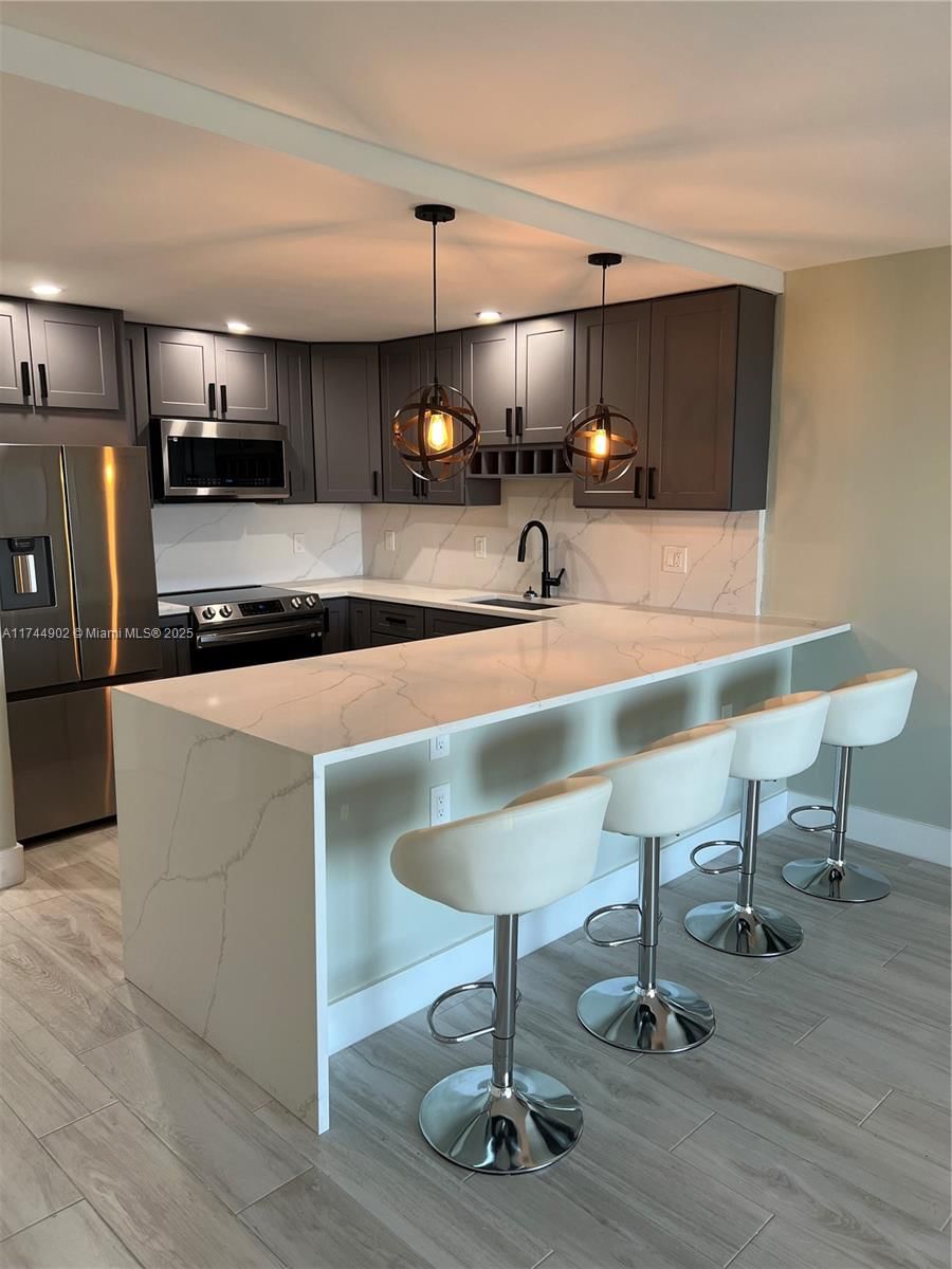 Real estate property located at 1800 Andrews Ave #5D, Broward, Drake Tower Condo, Fort Lauderdale, FL