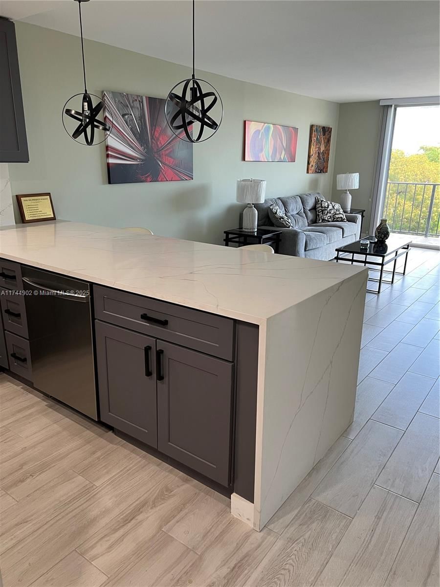 Real estate property located at 1800 Andrews Ave #5D, Broward, Drake Tower Condo, Fort Lauderdale, FL