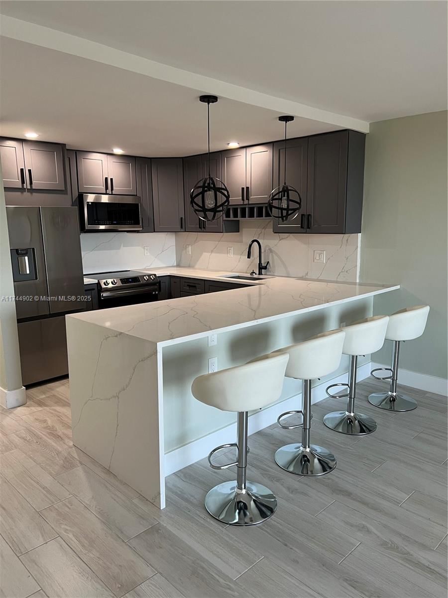 Real estate property located at 1800 Andrews Ave #5D, Broward, Drake Tower Condo, Fort Lauderdale, FL