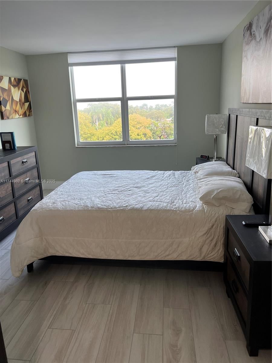 Real estate property located at 1800 Andrews Ave #5D, Broward, Drake Tower Condo, Fort Lauderdale, FL