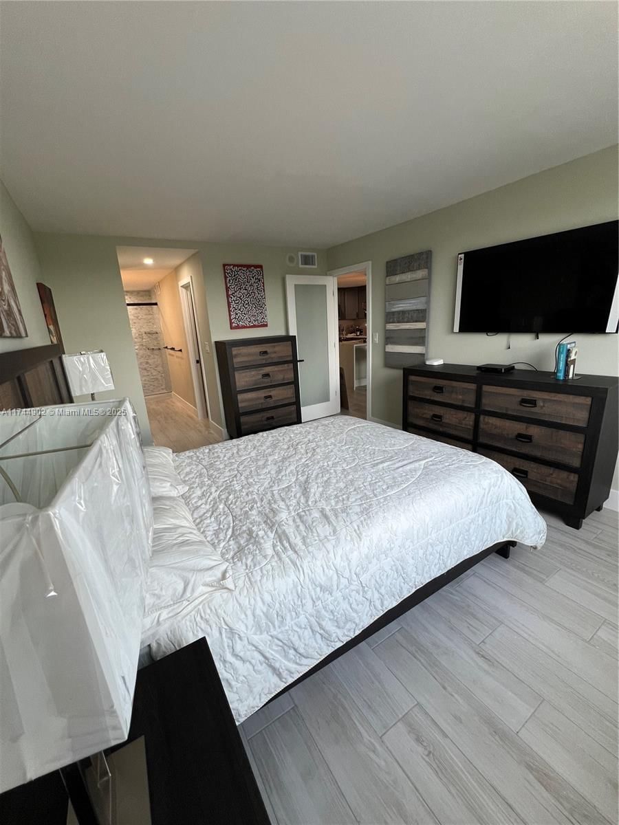 Real estate property located at 1800 Andrews Ave #5D, Broward, Drake Tower Condo, Fort Lauderdale, FL