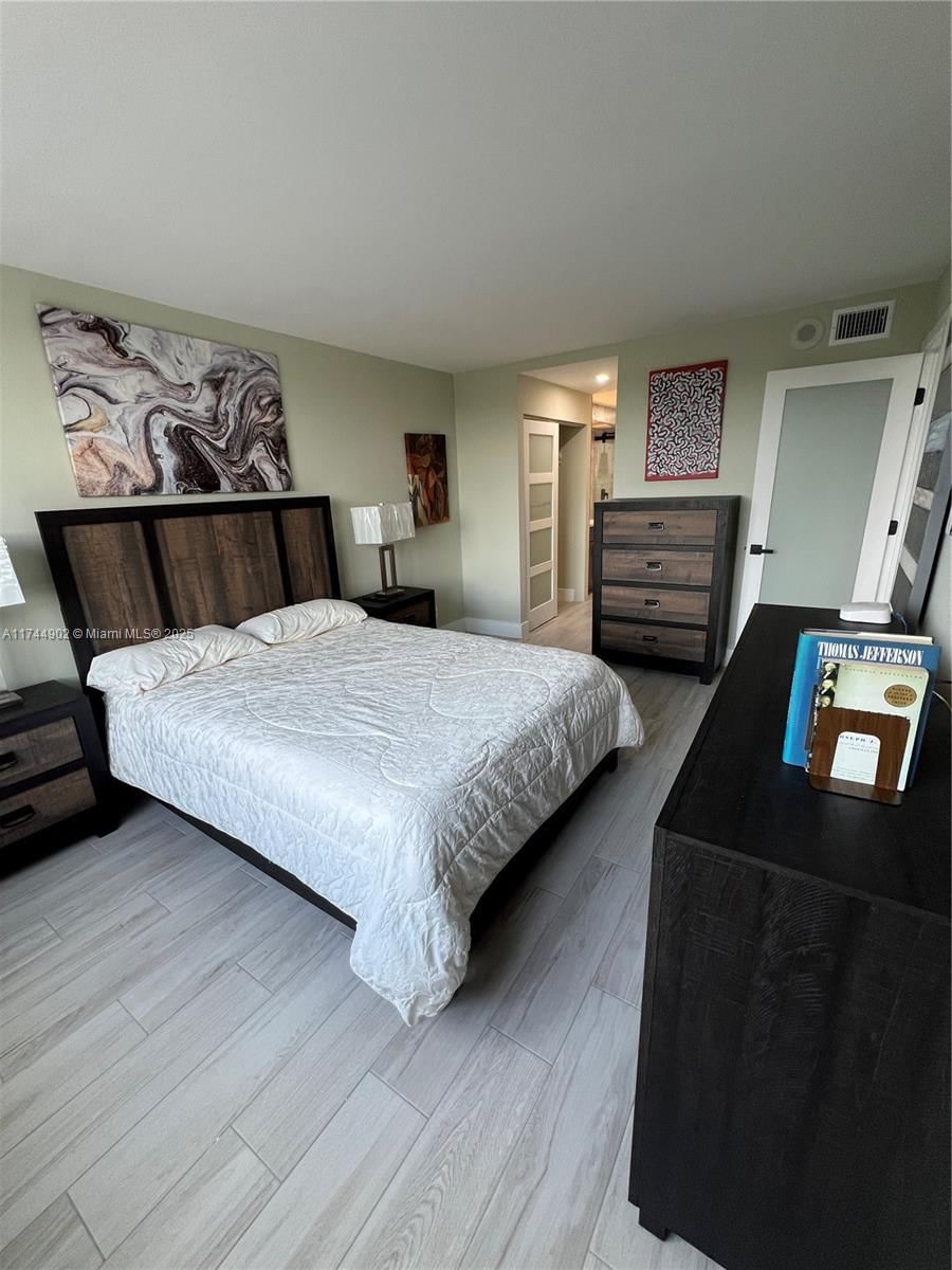 Real estate property located at 1800 Andrews Ave #5D, Broward, Drake Tower Condo, Fort Lauderdale, FL