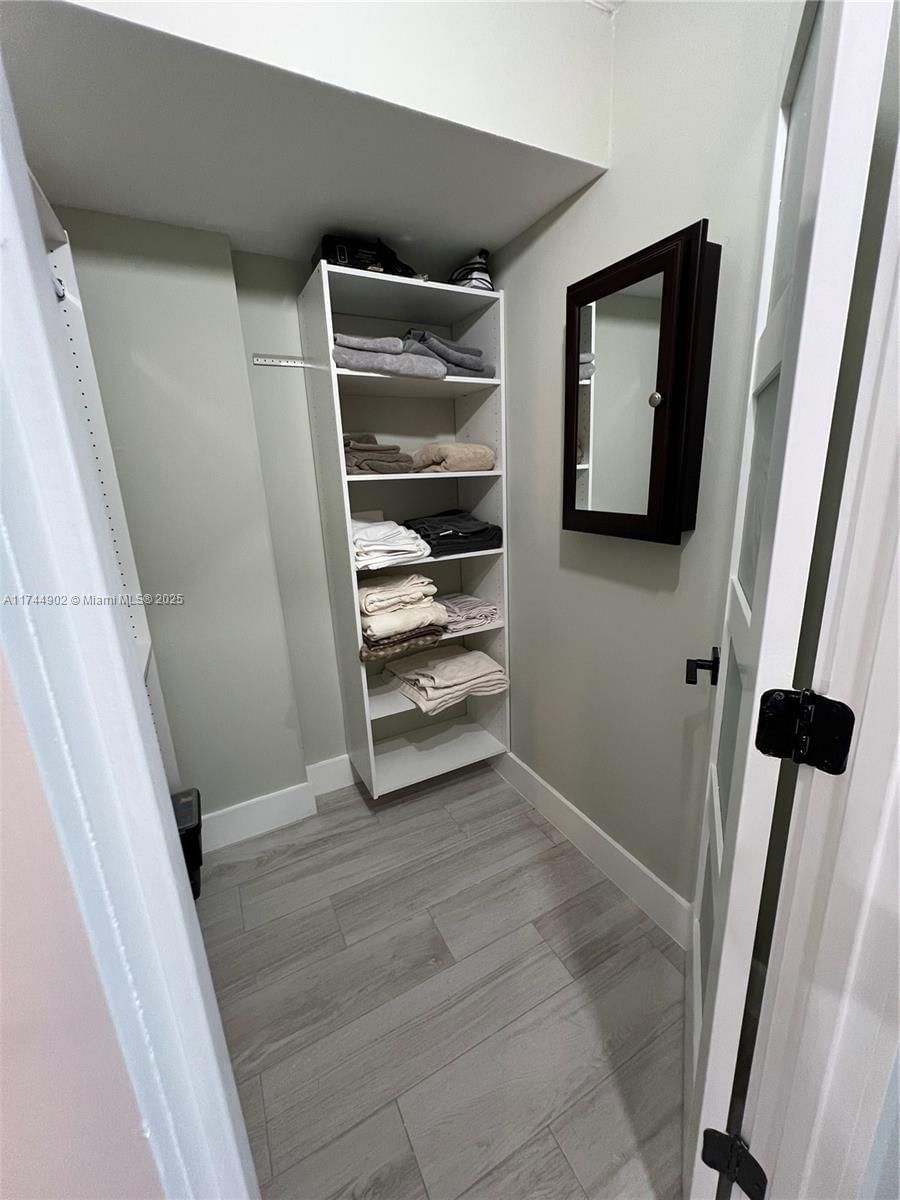 Real estate property located at 1800 Andrews Ave #5D, Broward, Drake Tower Condo, Fort Lauderdale, FL